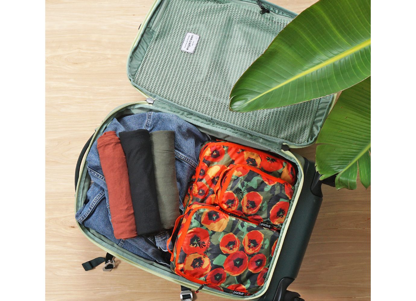 Wrinkle-Free Travel Clothes: How to Keep Your Clothes Smooth