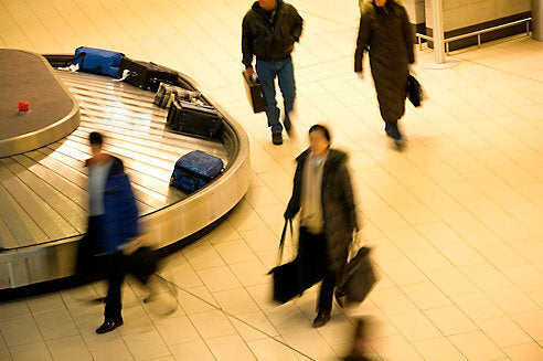 Luggage Drama: Dealing with a Broken Bag on Vacation