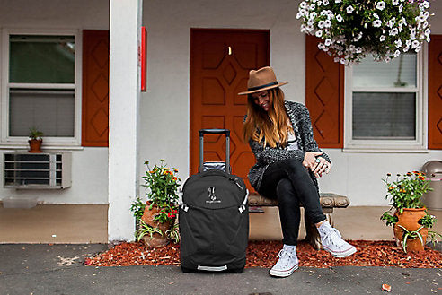 Should You Study Abroad or Do an Internship?