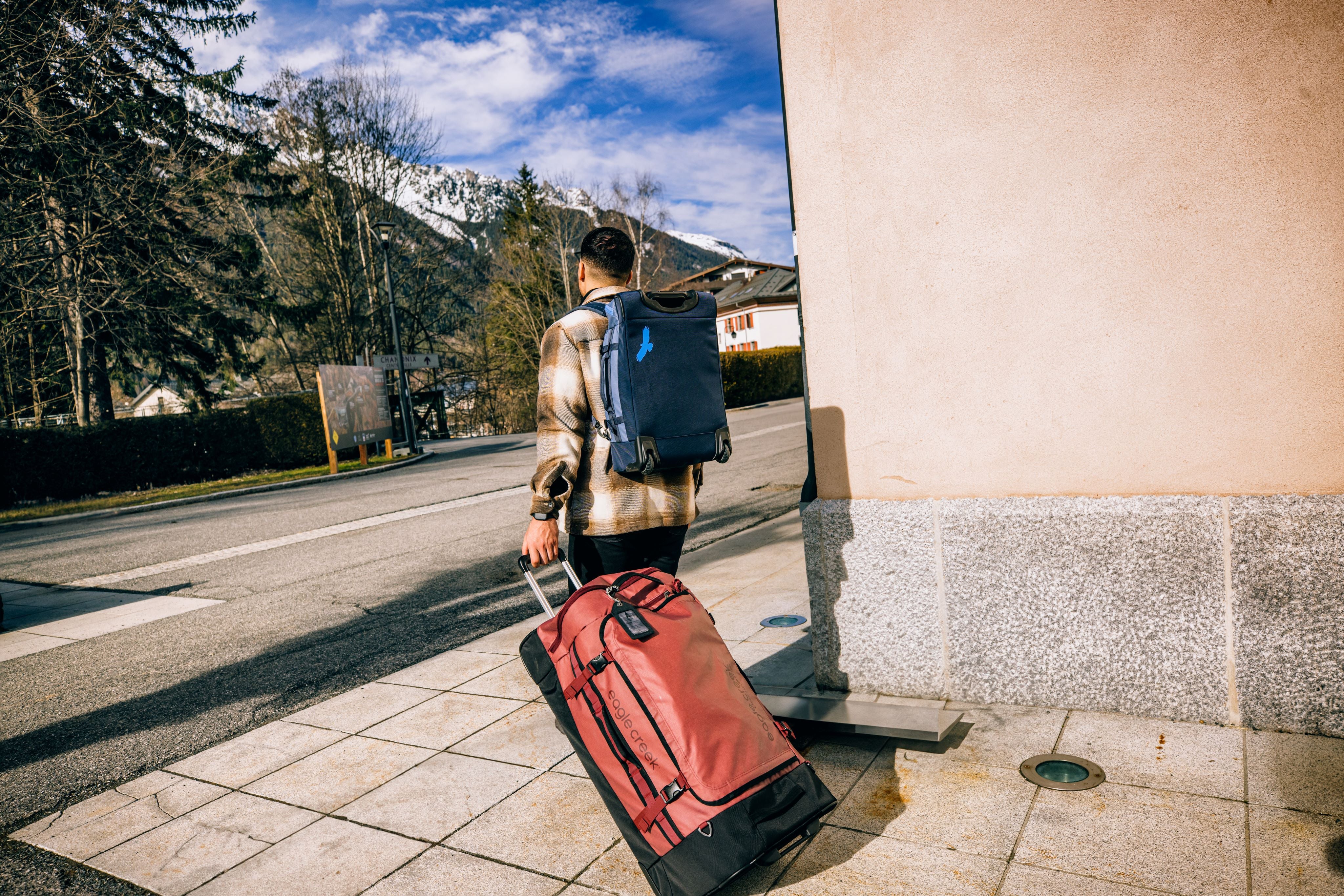 Eagle Creek Cargo Hauler Wheeled Duffel - Borsa da viaggio pieghevole con ruote, grande borsa Duffle Bag in TPU resistente all'abrasione e all'acqua, Blu ghiacciaio, 130L, 130 L Eagle Creek Cargo Hauler Wheeled Duffel - Borsa da viaggio pieghevole con ruote, grande borsa Duffle Bag in TPU resistente all'abrasione e all'acqua, Blu ghiacciaio, 130L, 130 L